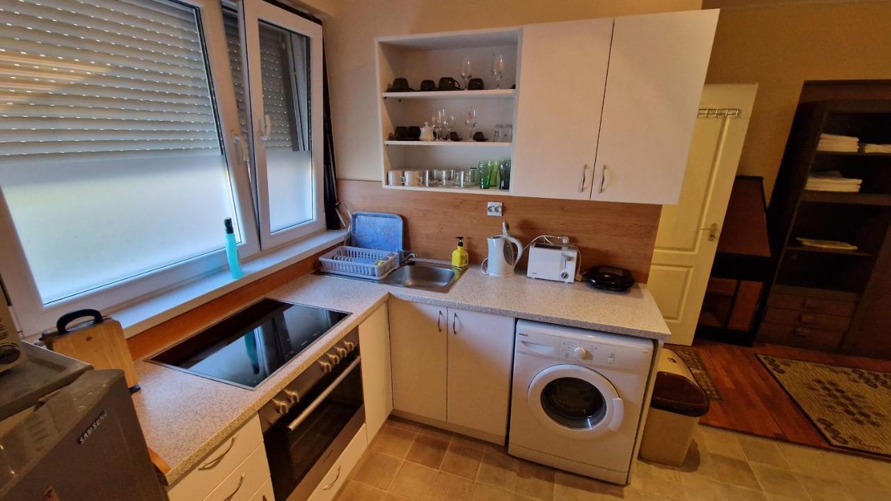 Friendly Apartment In The Suburb. Budapest Eksteriør billede